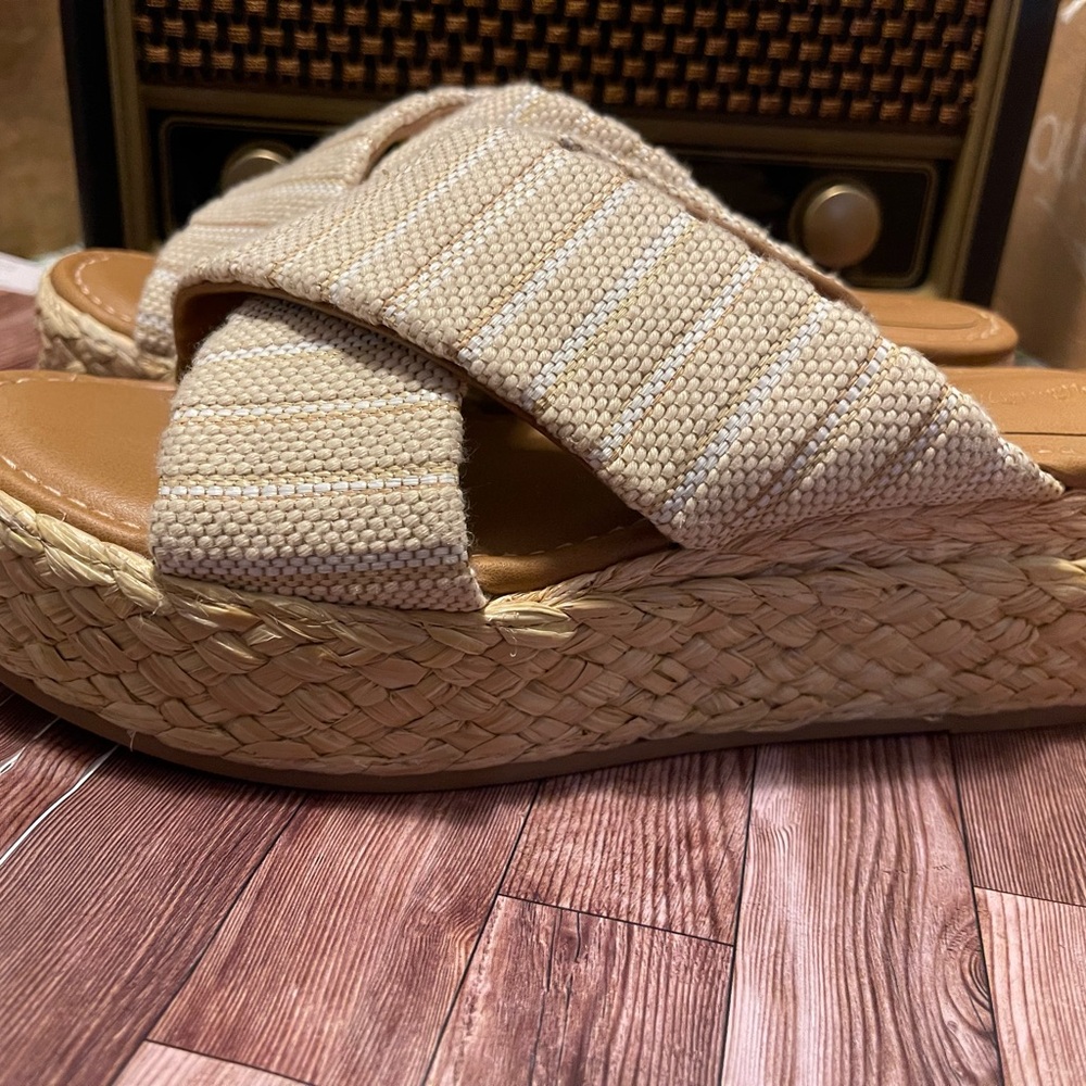 Universal Thread Tan Espadrille Platform Sandals - image 3